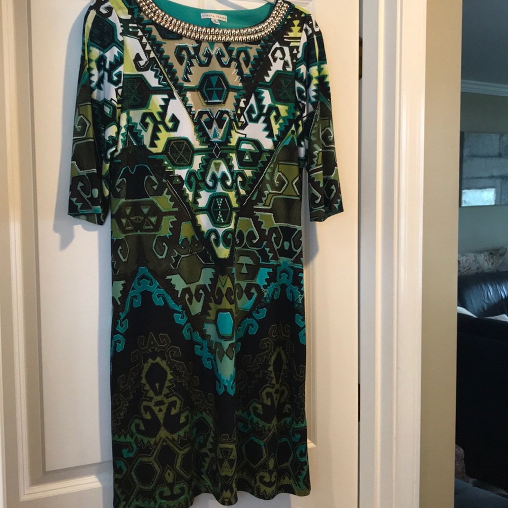 Sandra Darren size 10, knit, neck embellished